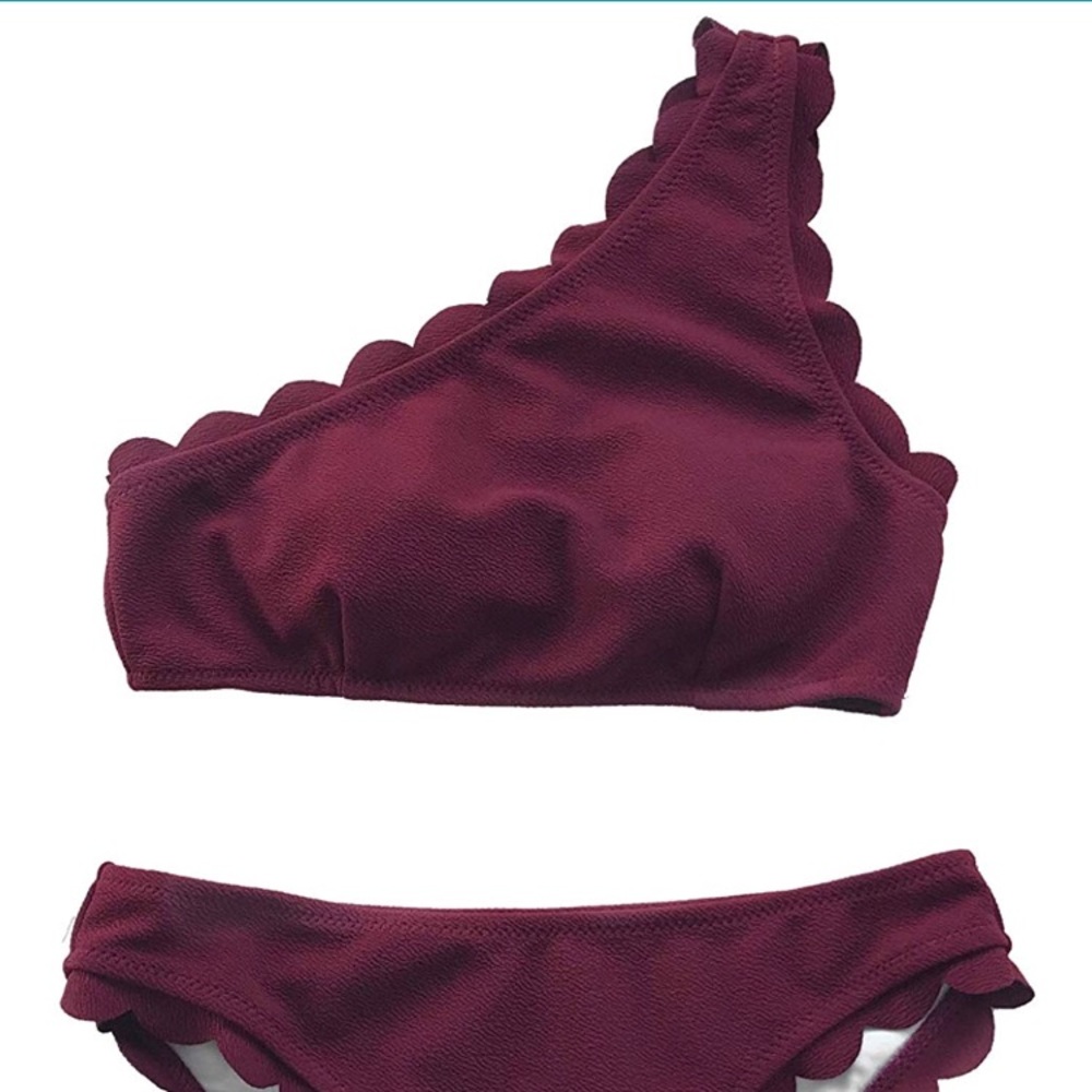 CUPSHE Rain of Petals One Shoulder Bikini